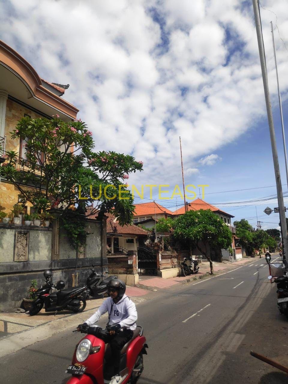 DIJUAL RUMAH MEWAH AREA DENPASAR