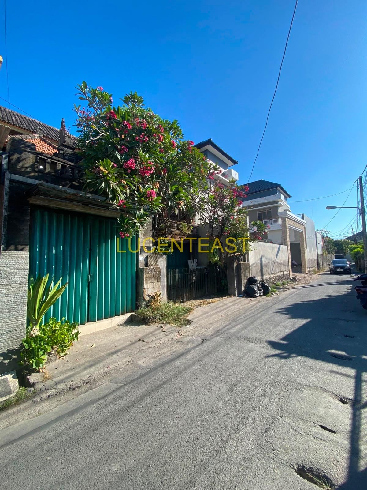 JUAL TANAH PLUS BANGUNAN KESIMAN