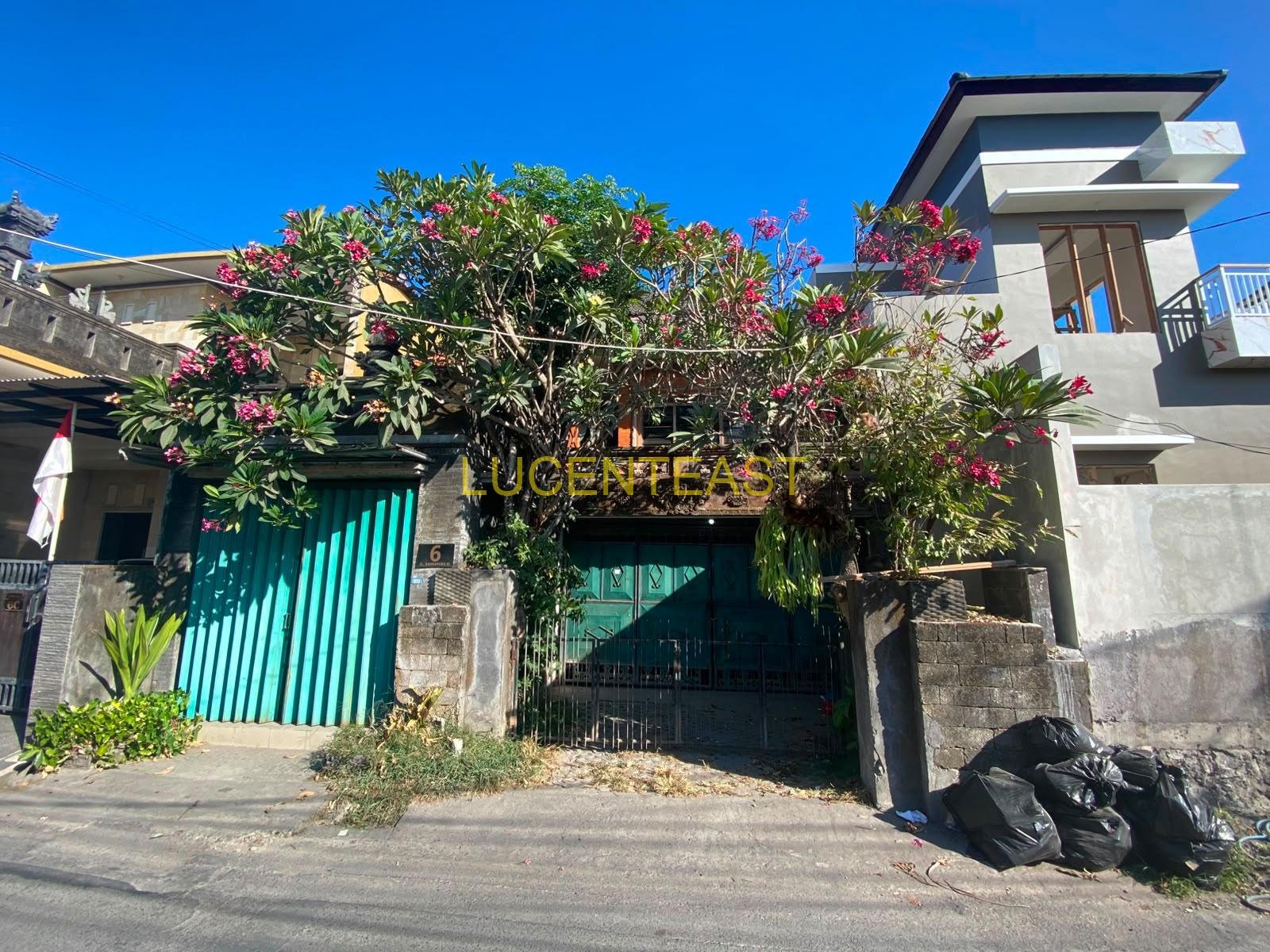 JUAL TANAH PLUS BANGUNAN KESIMAN