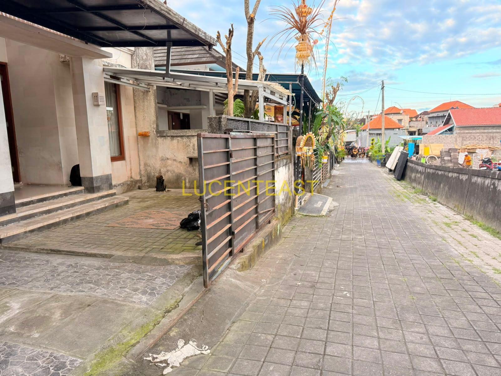 DIJUAL RUMAH NYAMAN PENATIH