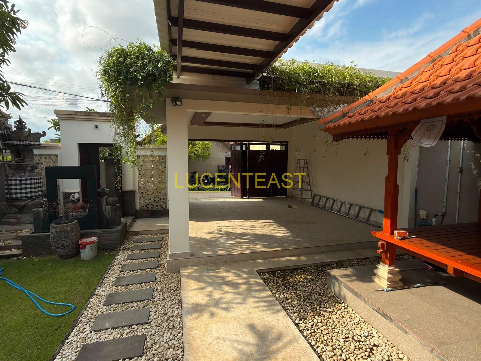 JUAL RUMAH GRESS DAN BARU RENON