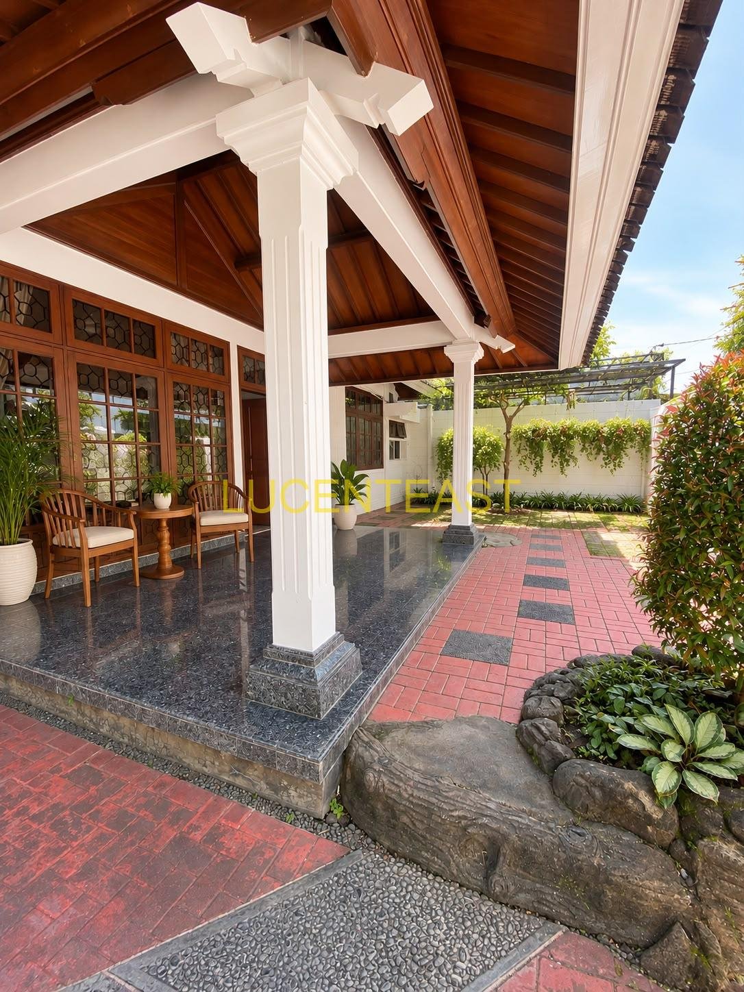 JUAL RUMAH MEWAH PUSAT KOTA DIPONEGORO