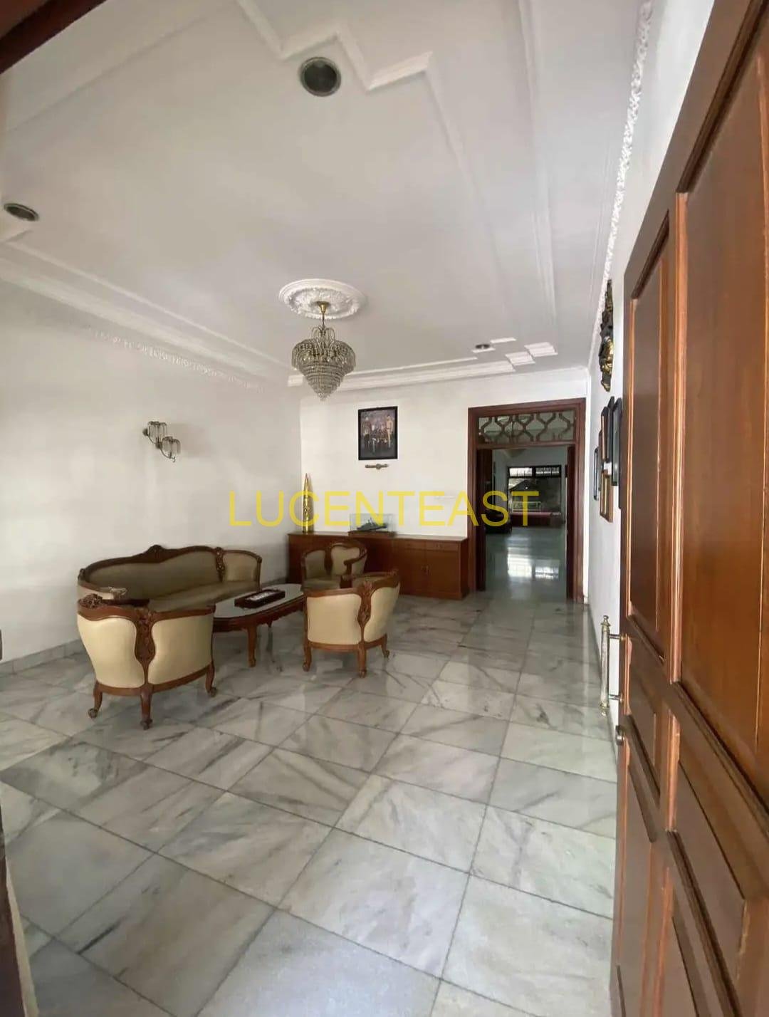 JUAL RUMAH MEWAH PUSAT KOTA DIPONEGORO