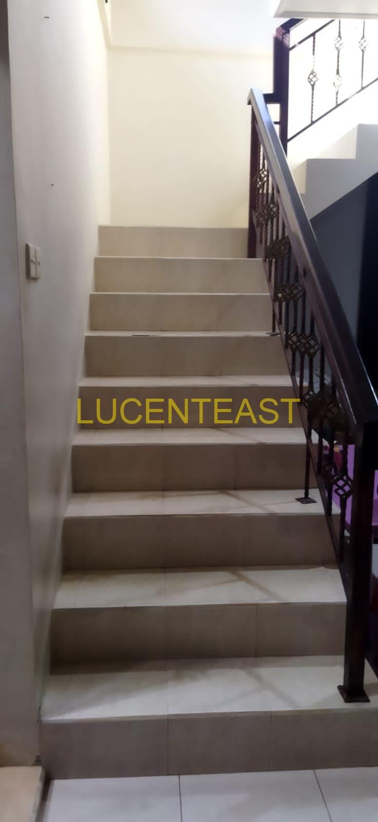 DIJUAL RUMAH LOKASI PUSAT KOTA GATSU BARAT