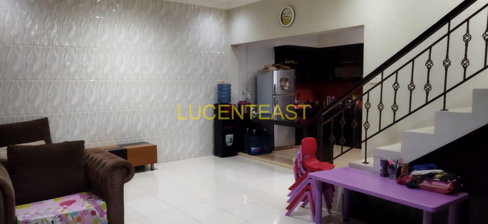 DIJUAL RUMAH LOKASI PUSAT KOTA GATSU BARAT