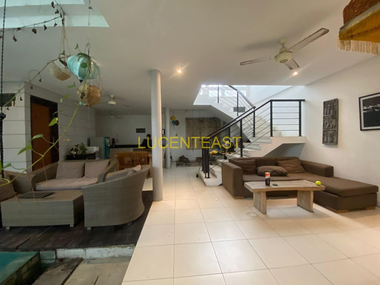 DIJUAL VILLA MODERN KEROBOKAN