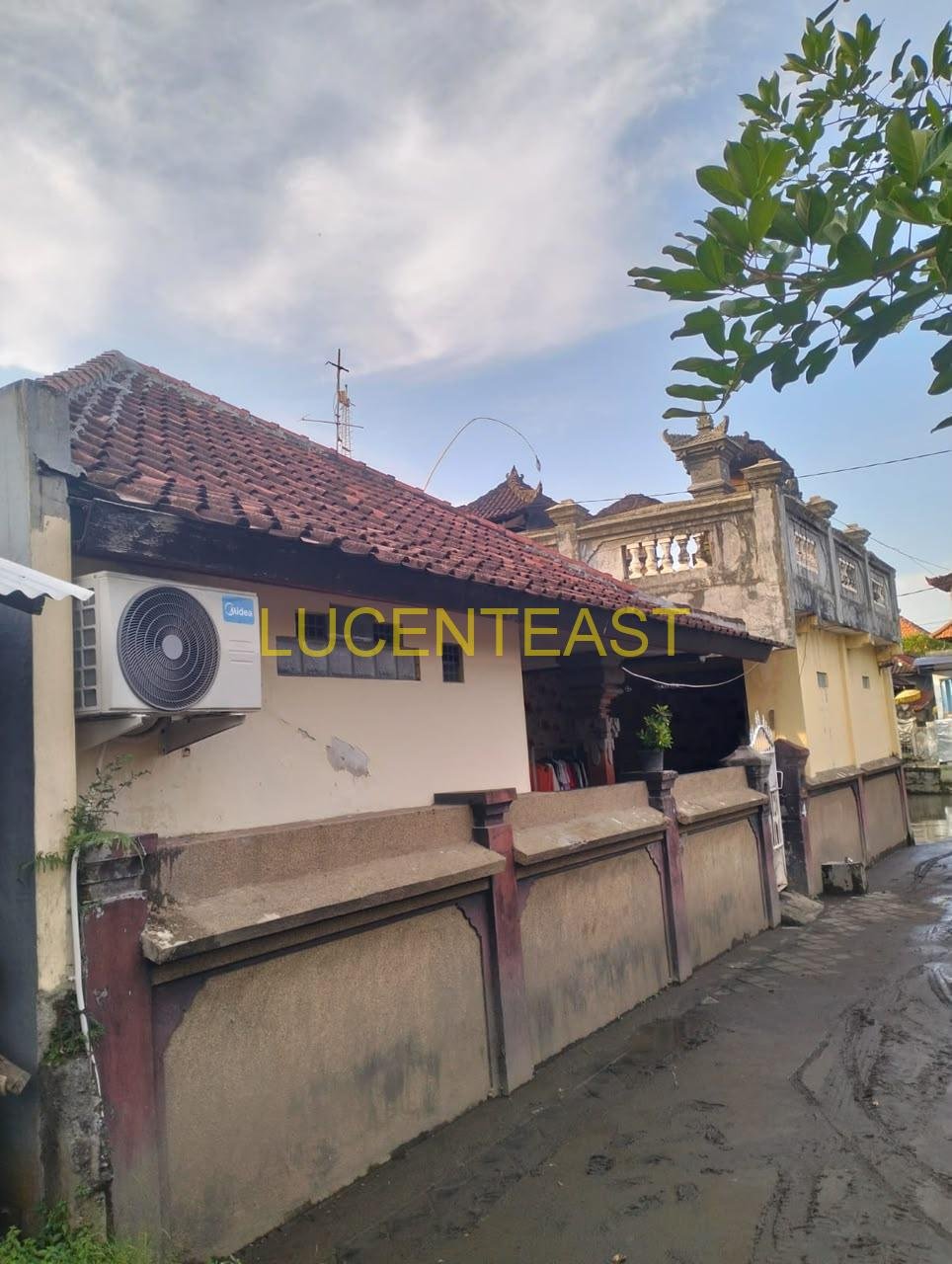 JUAL TANAH BONUS RUMAH KEROBOKAN