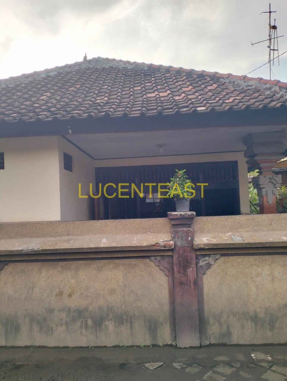 JUAL TANAH BONUS RUMAH KEROBOKAN