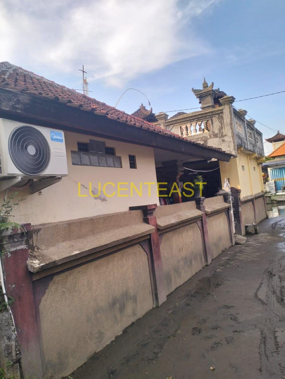 JUAL TANAH BONUS RUMAH KEROBOKAN