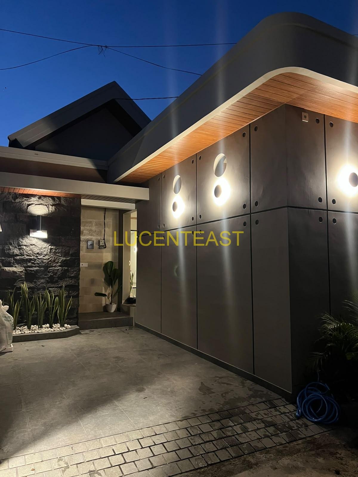FOR RENT VILLA LOCATIAN IN CENTRAL CANGGU