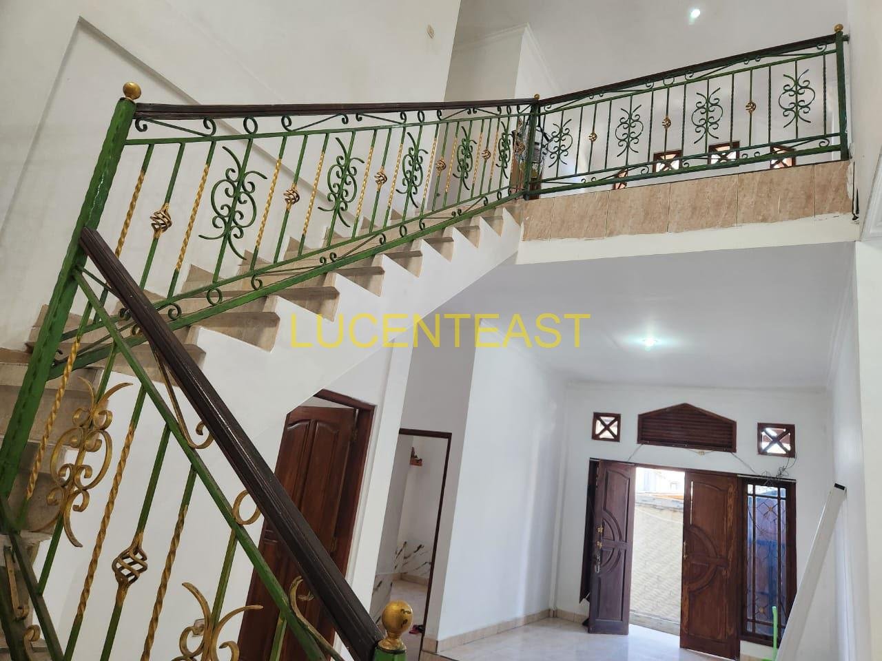 JUAL RUMAH 2 LANTAI PANJER