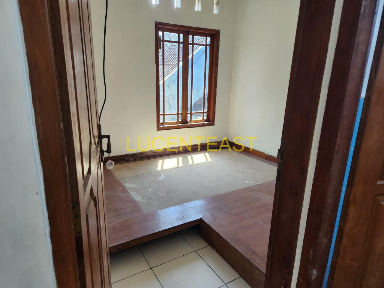 JUAL RUMAH 2 LANTAI PANJER