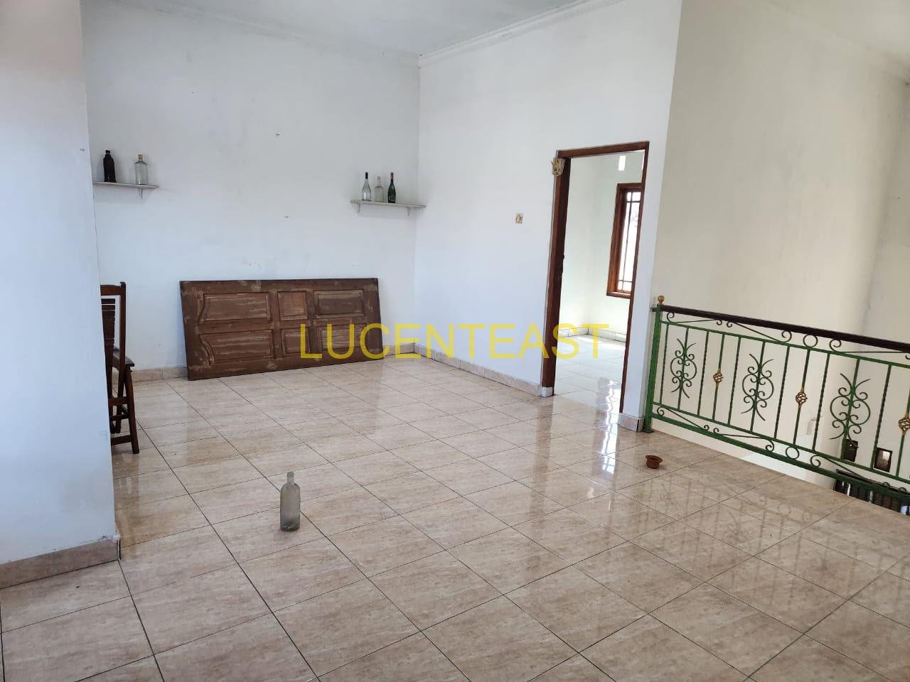 JUAL RUMAH 2 LANTAI PANJER