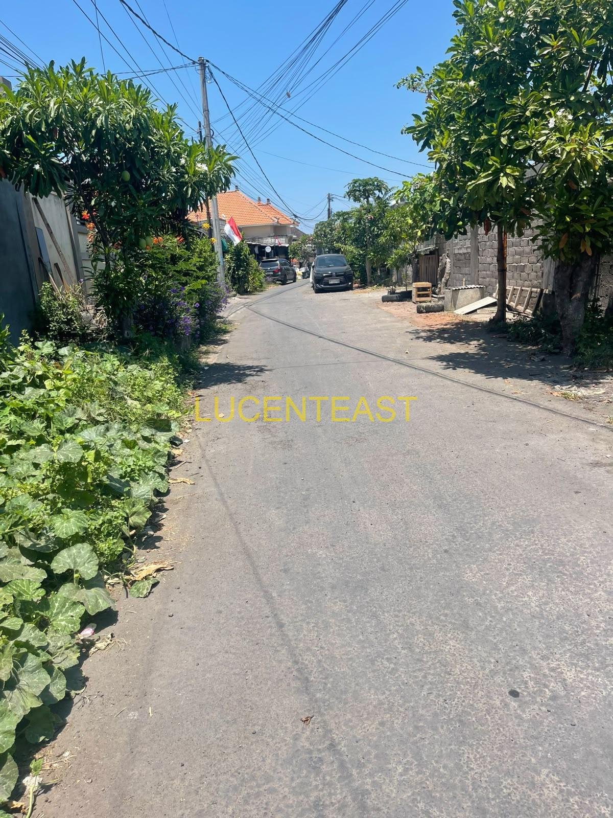 DIJUAL RUMAH 2 LANTAI RENON