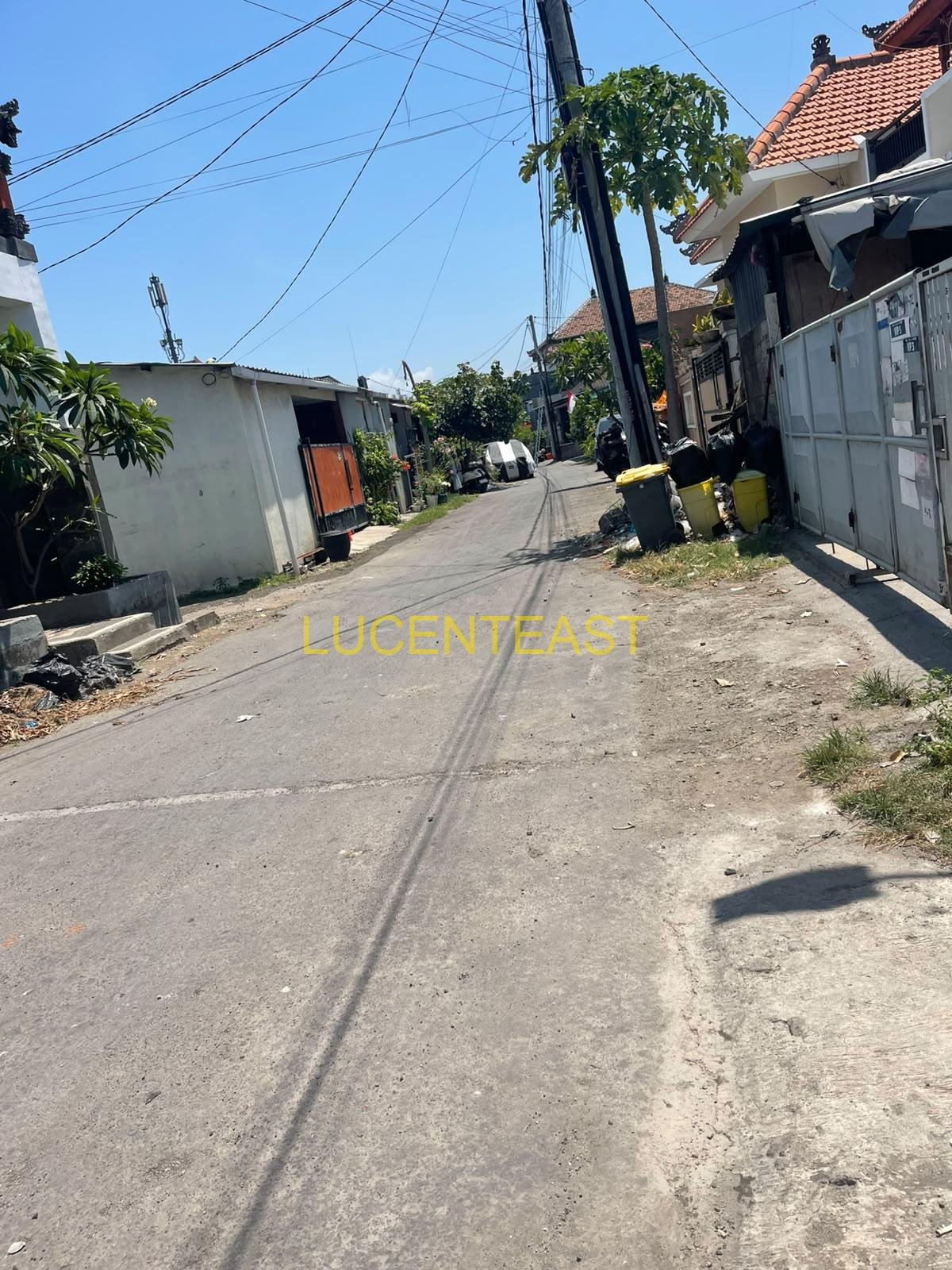 DIJUAL RUMAH 2 LANTAI RENON