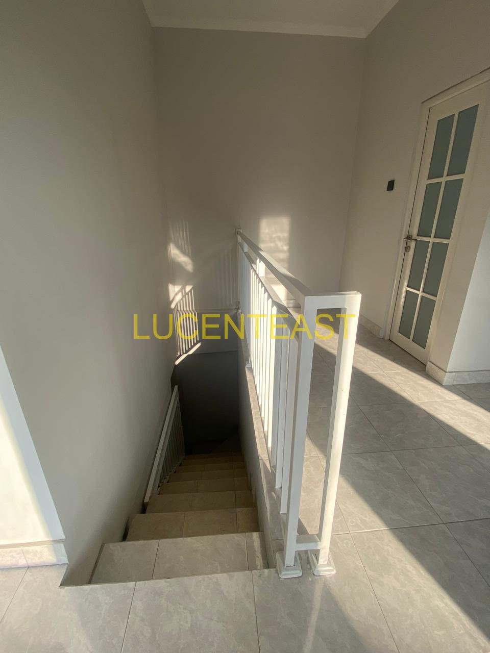 JUAL RUMAH ONE GATE AT MOYO