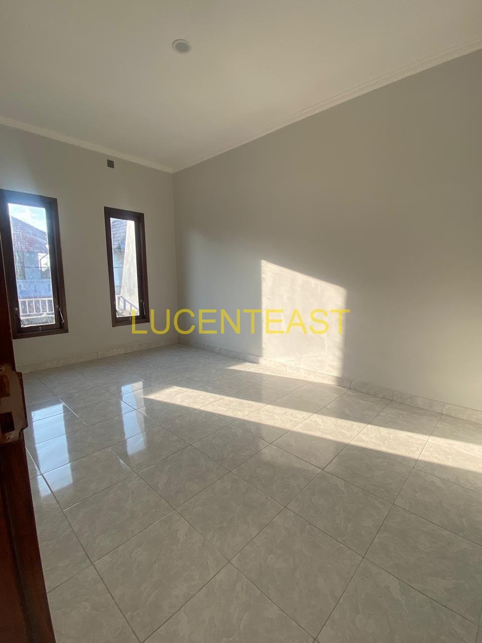 JUAL RUMAH ONE GATE AT MOYO