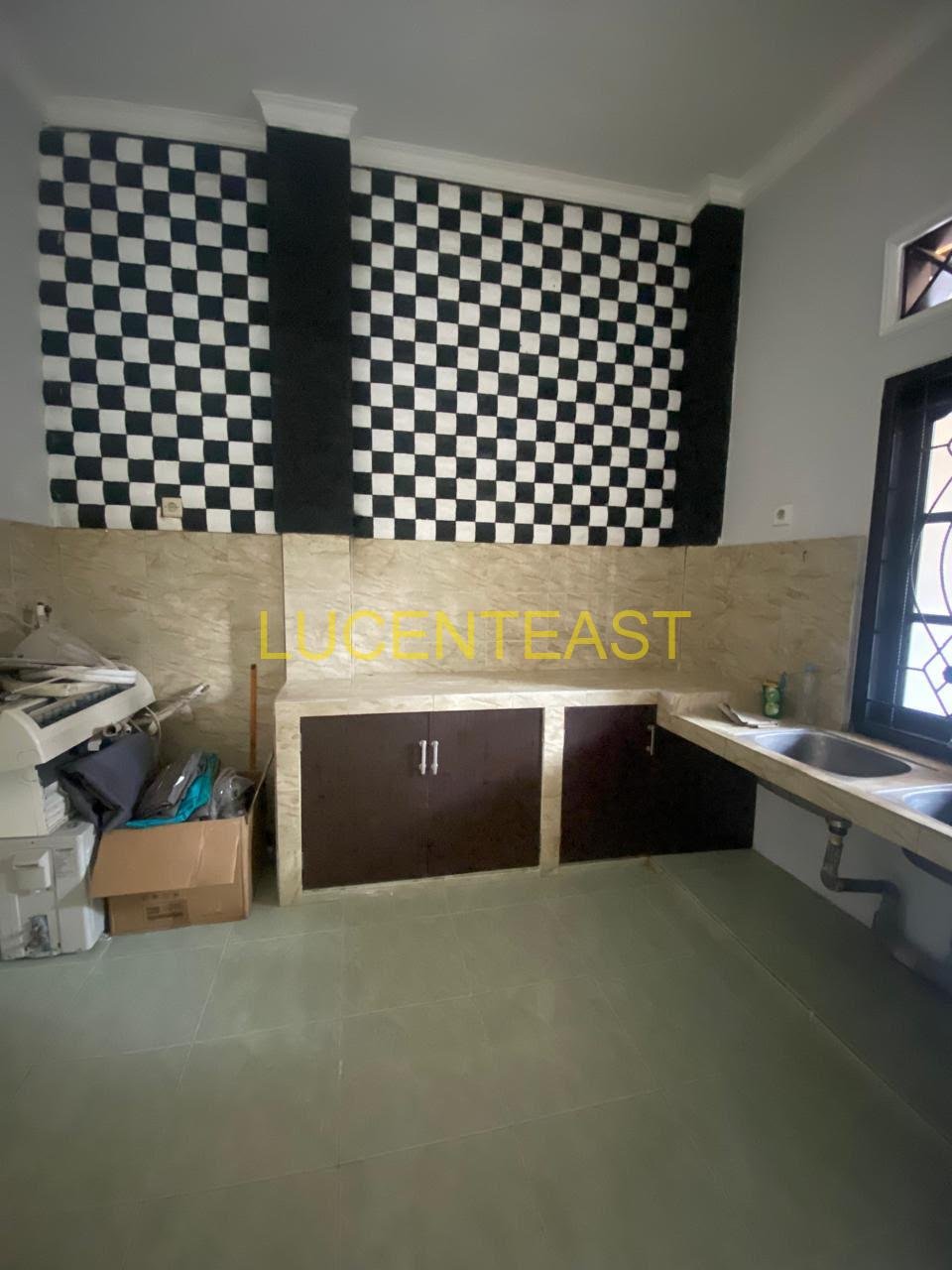 JUAL RUMAH ONE GATE AT MOYO