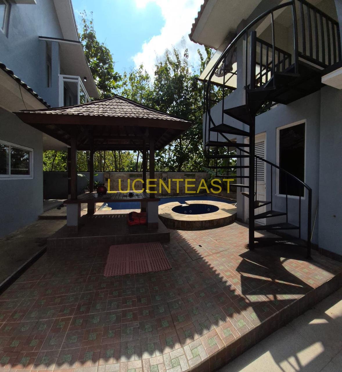 DIJUAL RUMAH SEMI VILLA LOKASI PURI GADING
