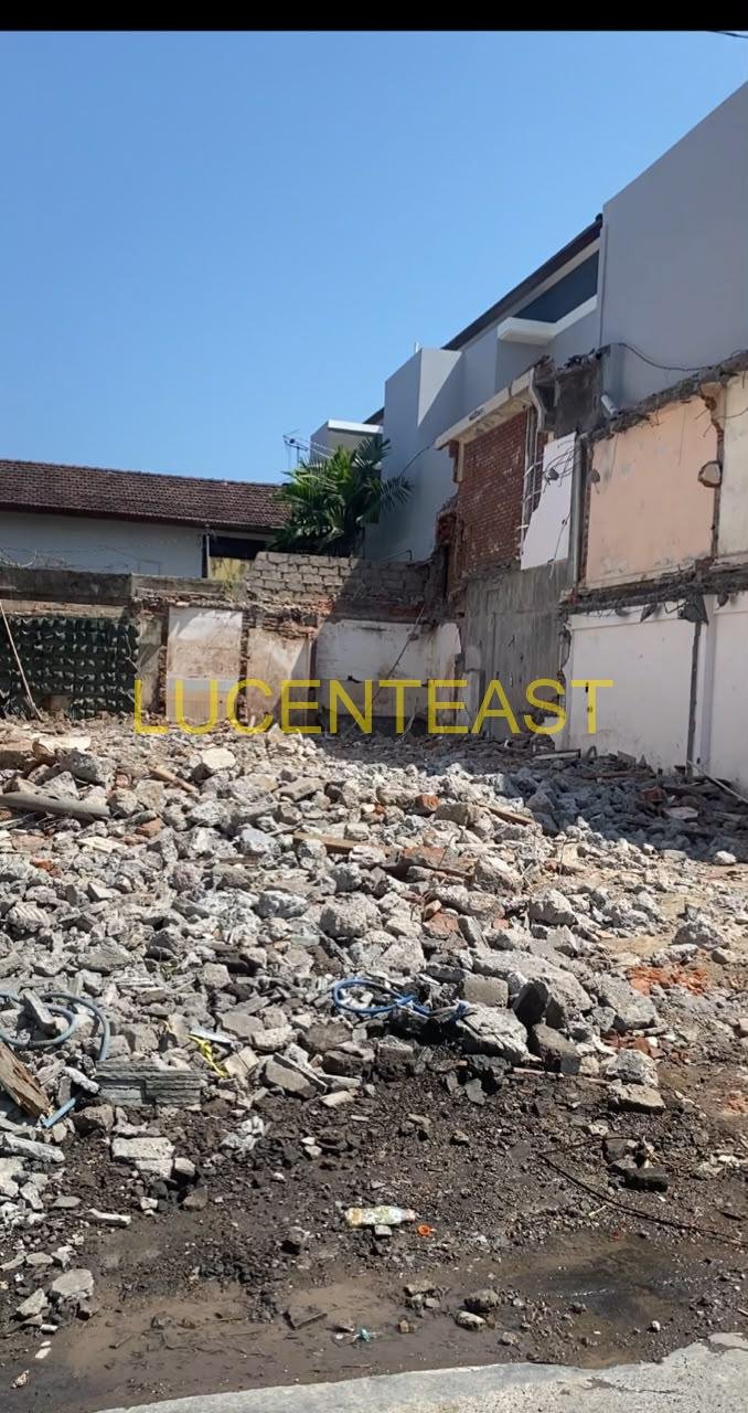 TANAH PINGGIR JALAN UTAMA KESIMAN