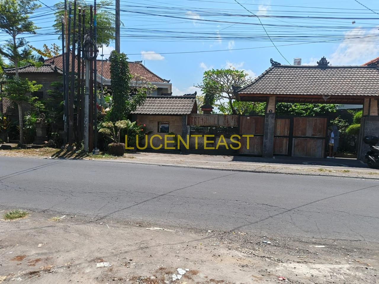 JUAL TANAH BONUS BANGUNAN MUNGGU