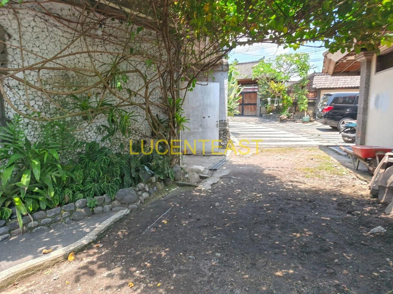 JUAL TANAH BONUS BANGUNAN MUNGGU