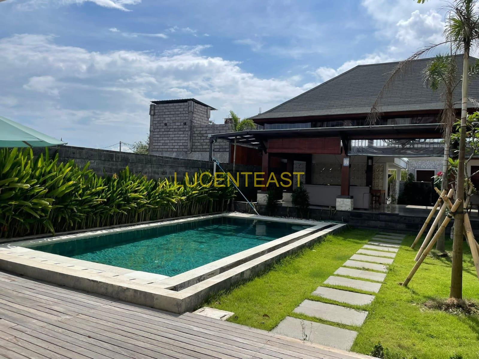 JUAL VILLA MEWAH AT KUTUH