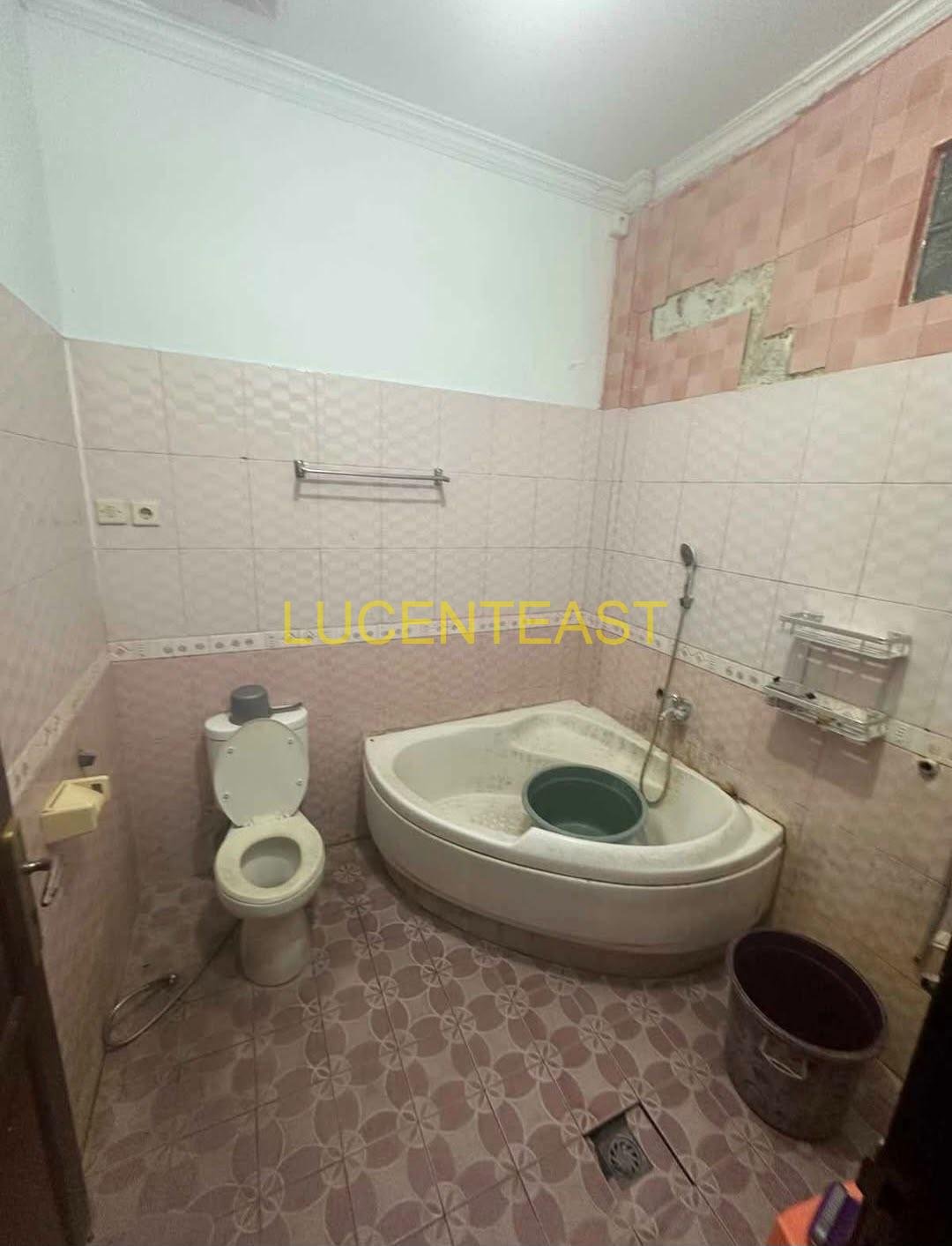 JUAL RUMAH LOKASI PRIME RENON