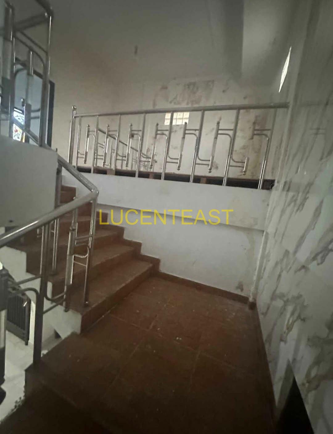 JUAL RUMAH LOKASI PRIME RENON
