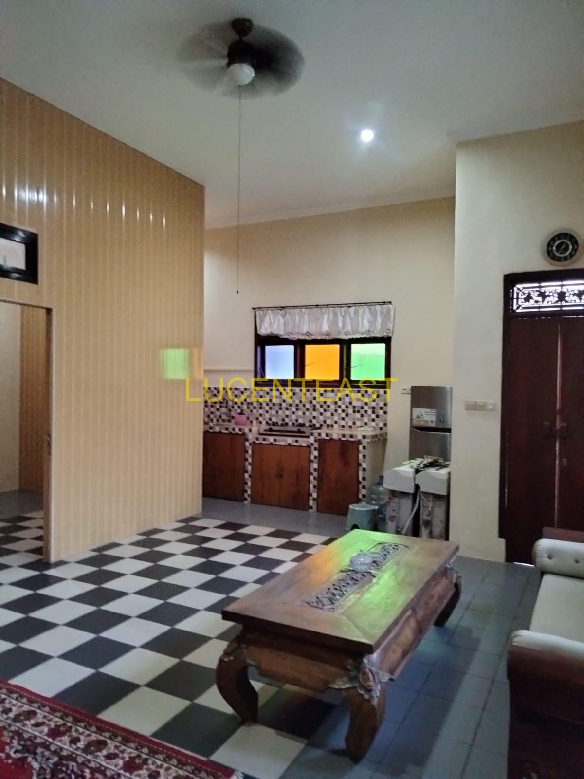 DIKONTRAKKAN RUMAH SIAP HUNI KESIMAN