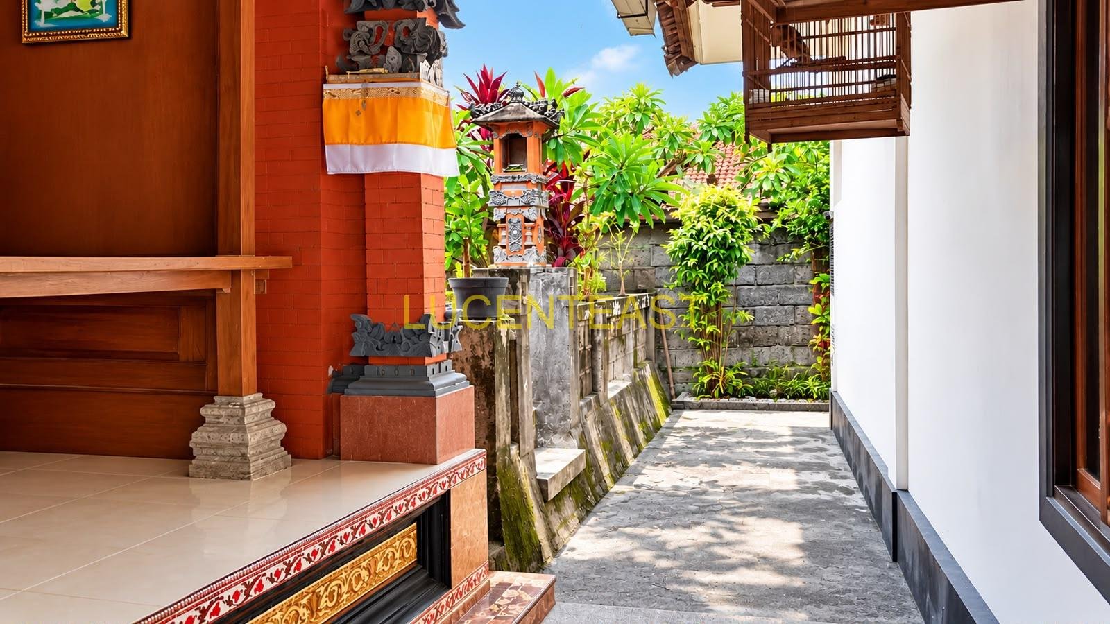 JUAL RUMAH 2 LANTAI MEWAH PENATIH