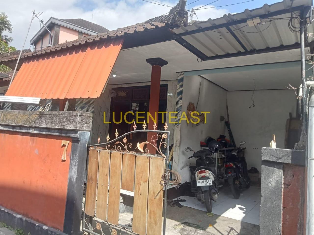 JUAL RUMAH LUAS DI GATSU TENGAH