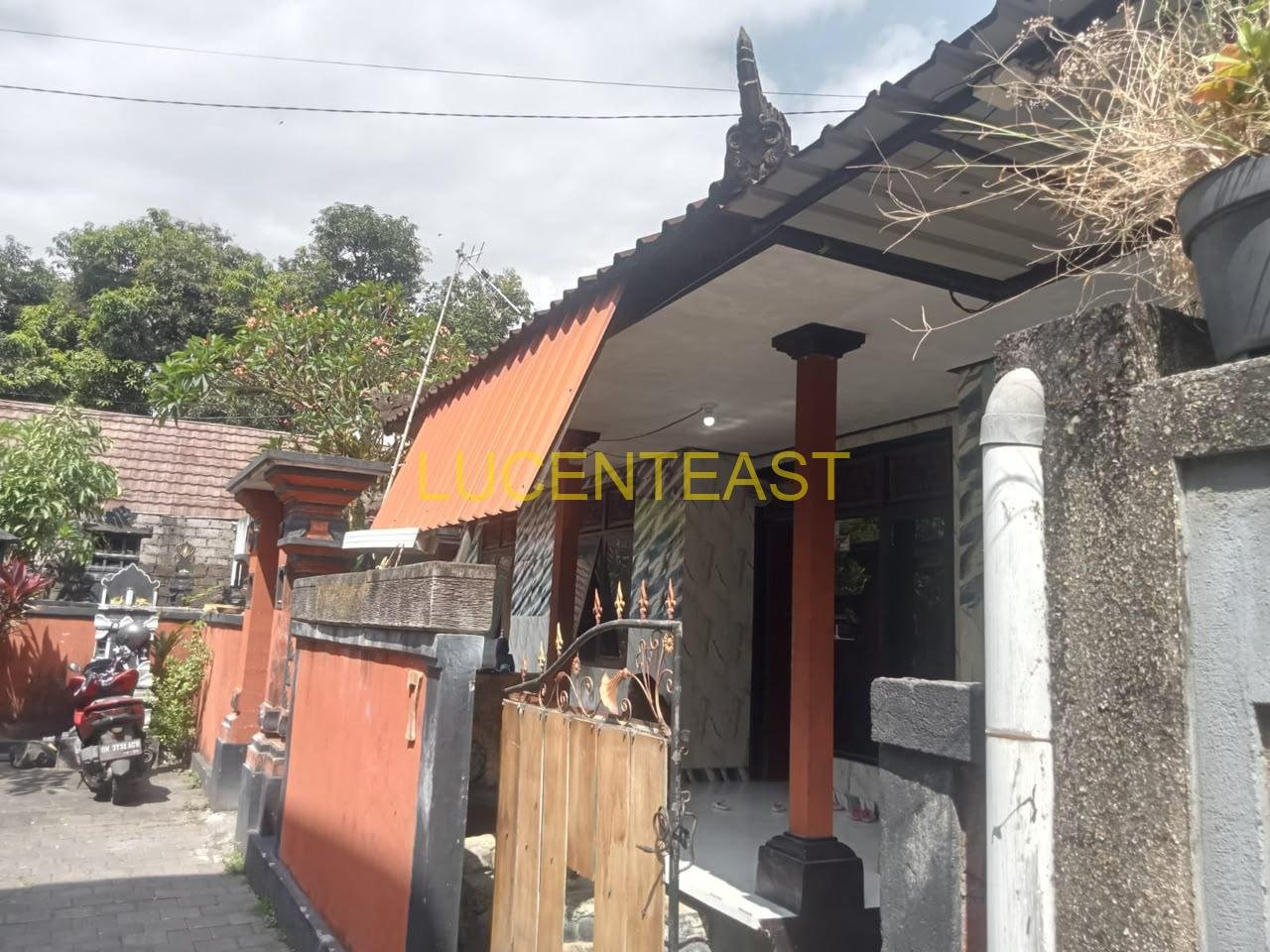 JUAL RUMAH LUAS DI GATSU TENGAH