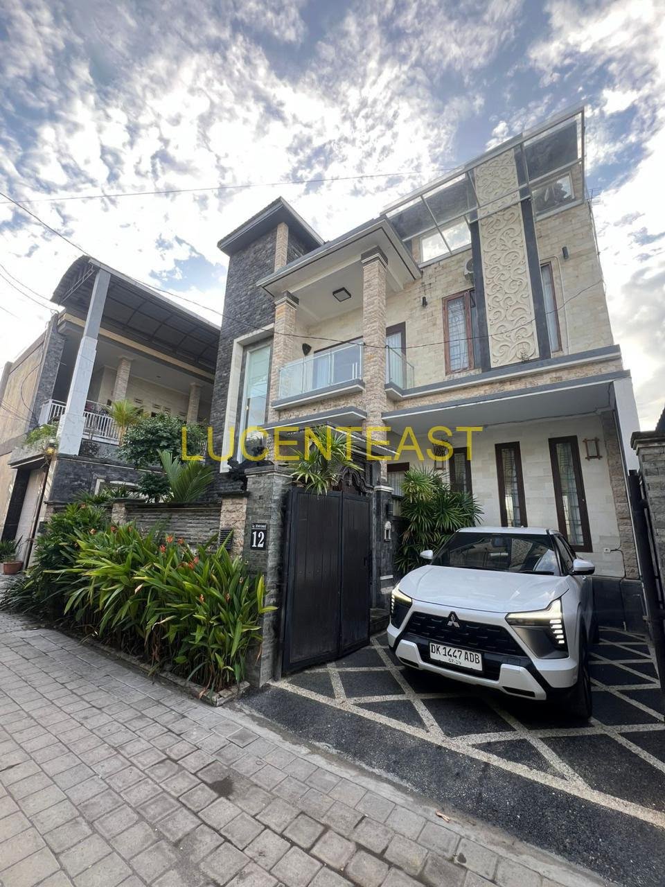 JUAL RUMAH MEWAH SEMI VILLA PEMOGAN