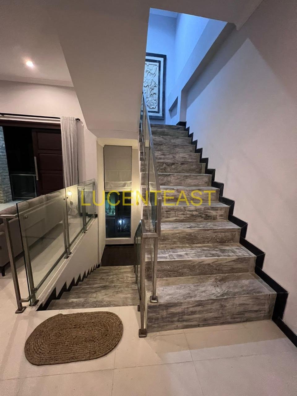 JUAL RUMAH MEWAH SEMI VILLA PEMOGAN