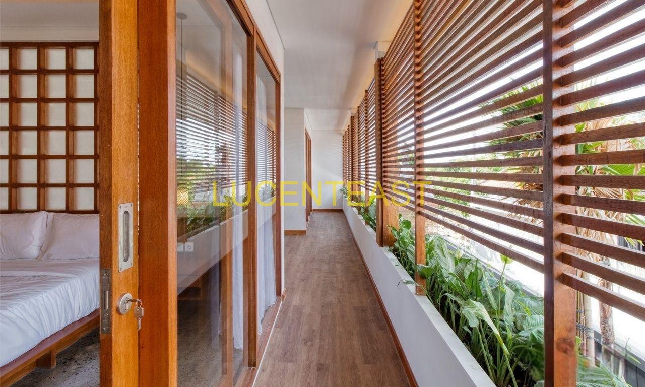 VILLA MODERN TROPICAL CANGGU