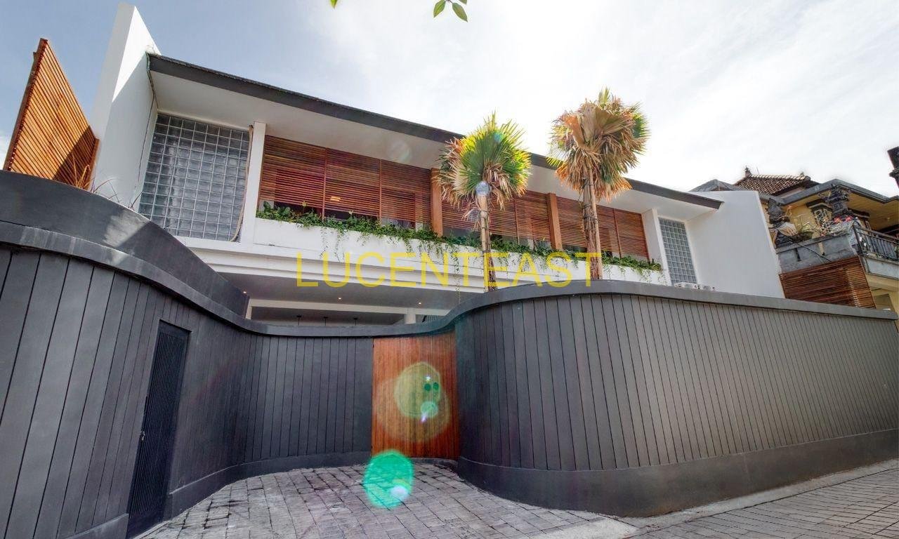 VILLA MODERN TROPICAL CANGGU